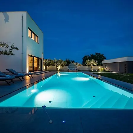 Luen Villa