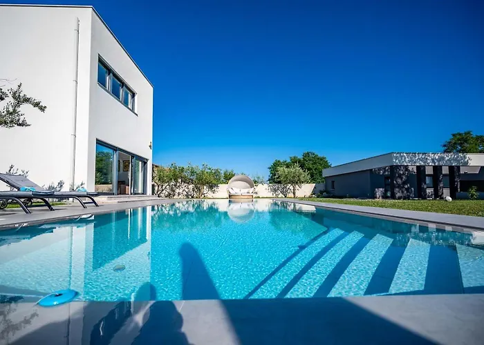 Вилла Luen Пула